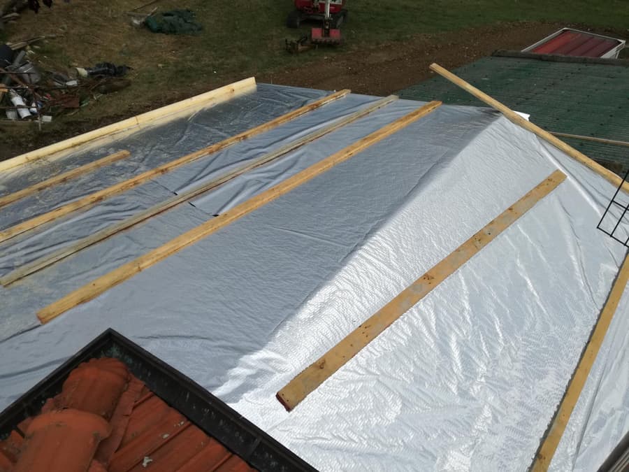 Rifacimento tetto — Posa del telo traspirante e della listellatura di ventilazione